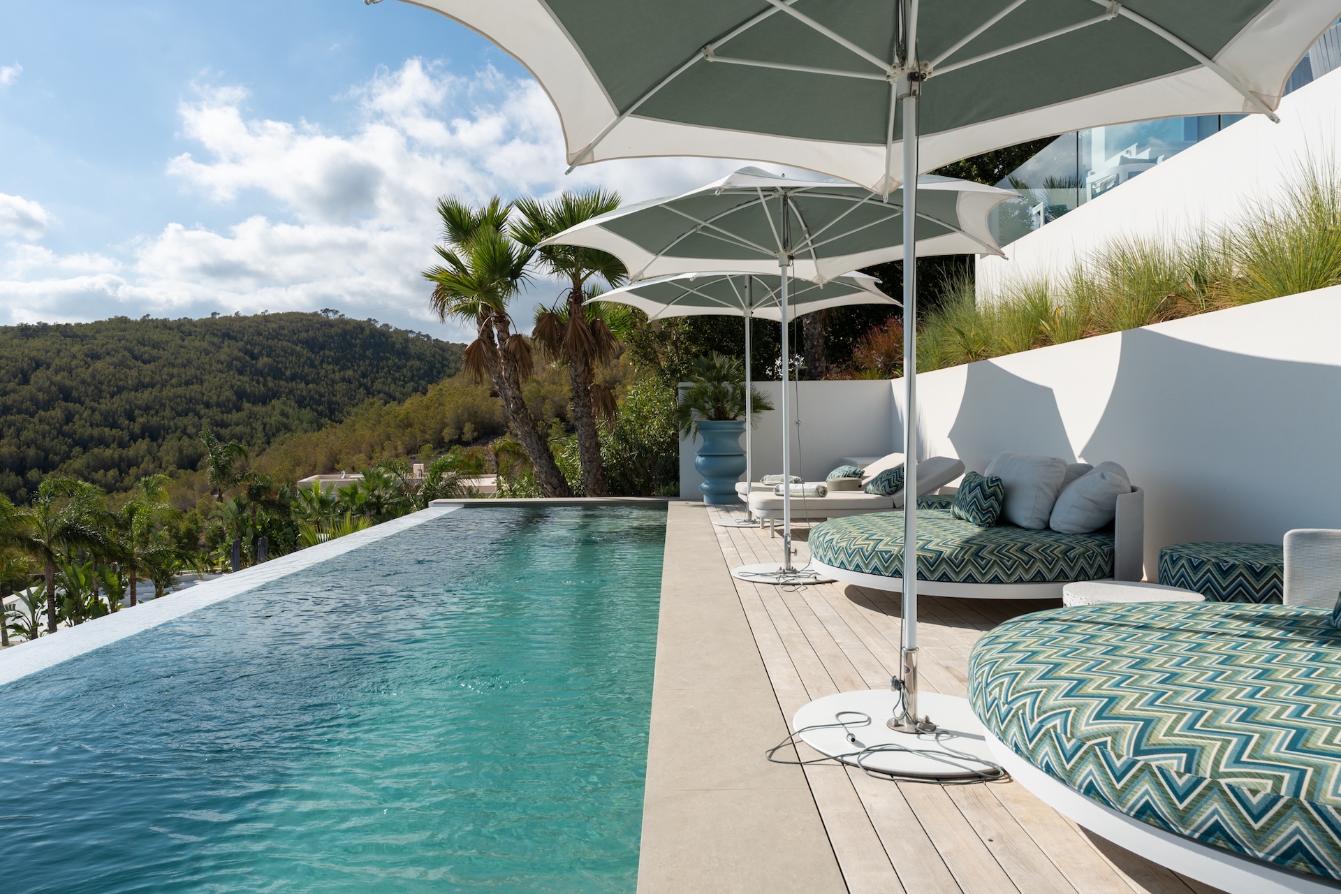 Resa Estates Ibiza Cas Mut villa te koop sale pool side .jpg